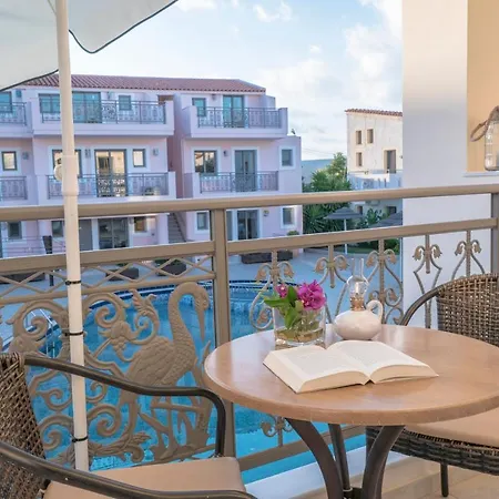 Flamingos Aparthotel Kato Daratso