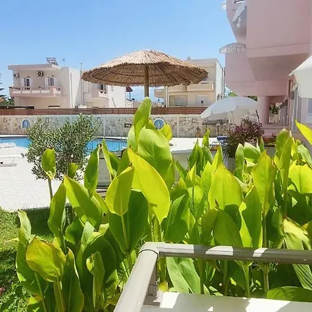 Flamingos Aparthotel Kato Daratso