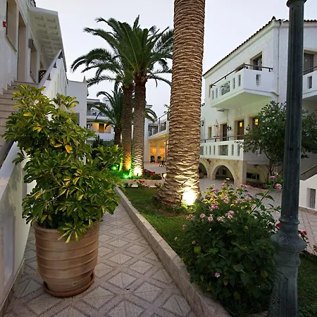 Flamingos Aparthotel
